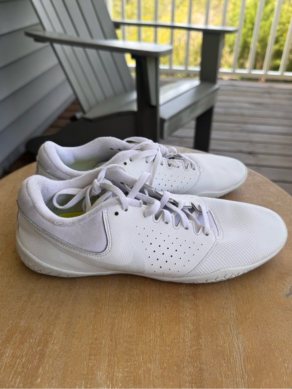 Nike Sideline IV Women's 8.5 White Cheerleading Shoes 943790-100